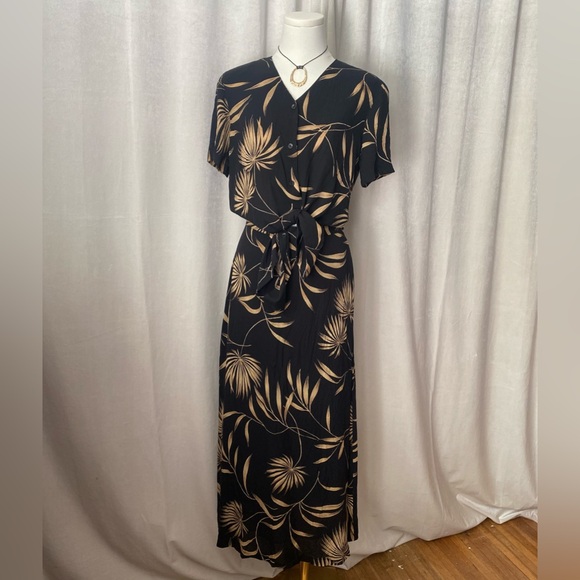 Silk Whimsigoth Vacation Outfit Black and Gold 2 Piece Maxi Skirt Set - Medium - Picture 1 of 6